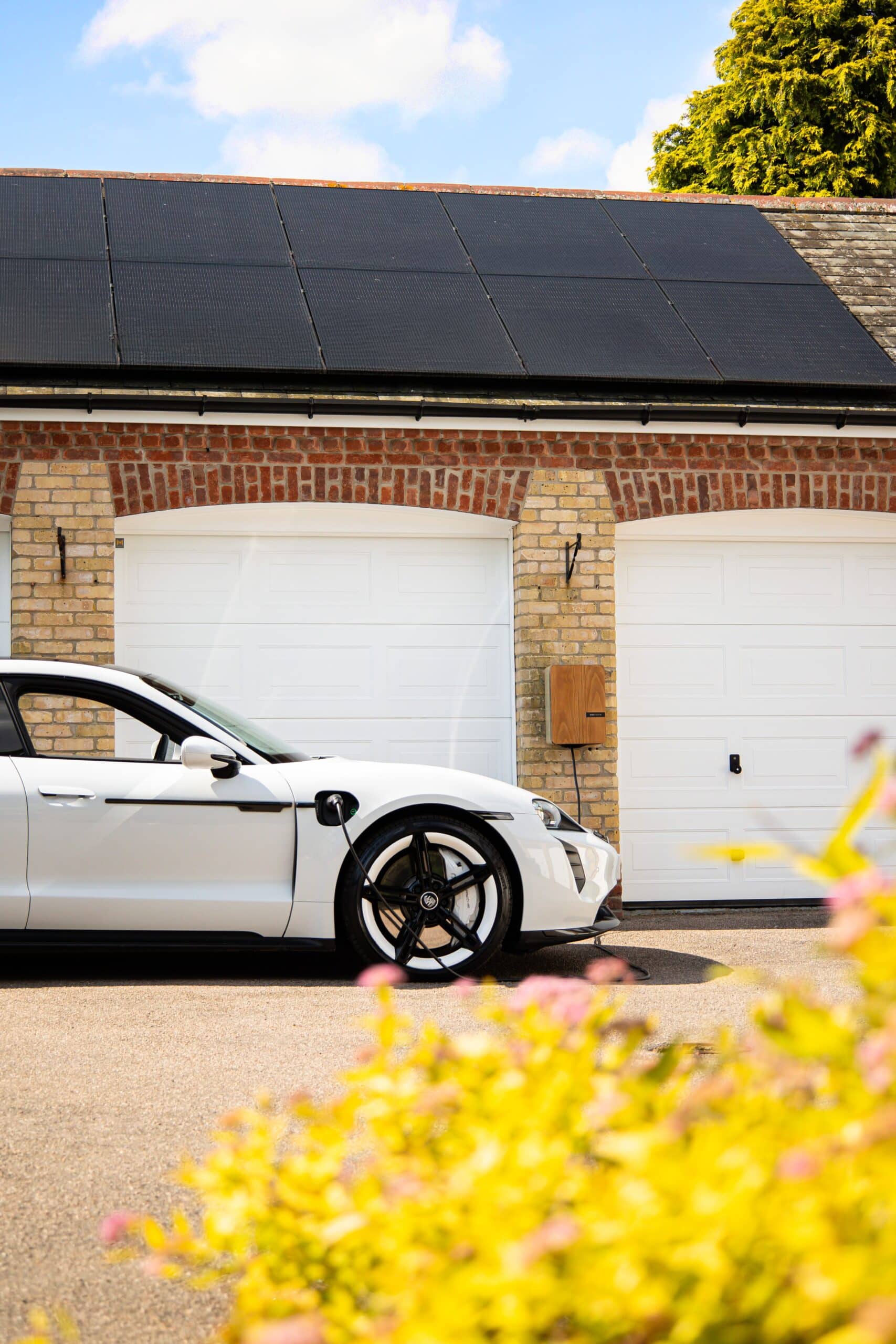 Could Solar Panels and Battery Storage Help Your Dorset Home